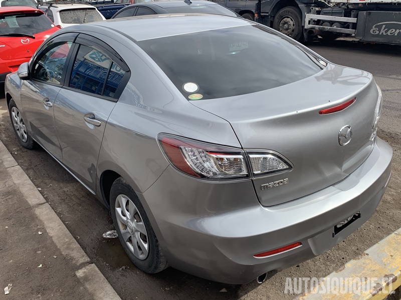 Archivo:Mazda Axela 2 focos tipo B posterior.jpeg