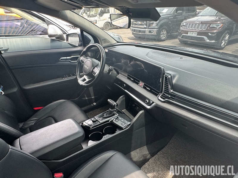 Archivo:Kia Sportage 5 KDM 07-2021 INTERIOR.jpeg