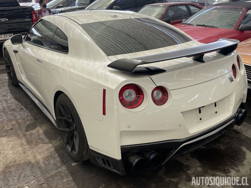Archivo:GT-R USDM MY2017 - 2021 MY2023 REAR.jpeg