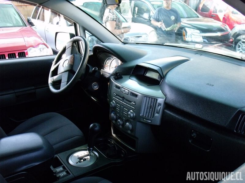 Archivo:Mitsubishi Endeavor interior.jpeg