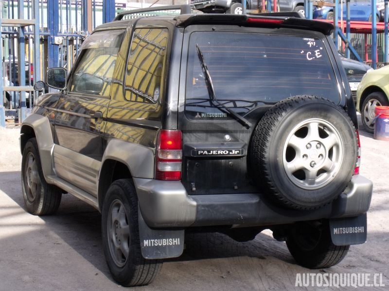 Archivo:Pajero JR REAR.jpeg