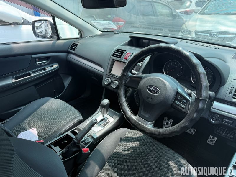 Archivo:Subaru XV 10-2012 - 10-2015 INTERIOR.jpeg