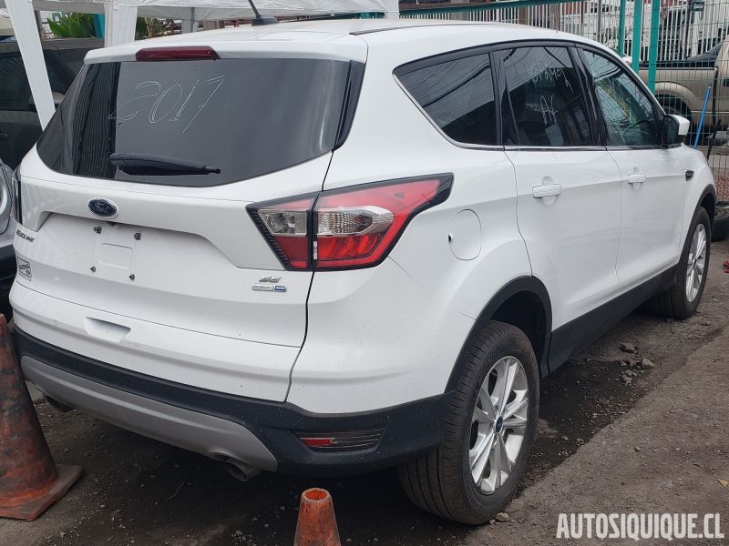 Archivo:Ford Escape 3 MY2017 - 2019 REAR.jpeg