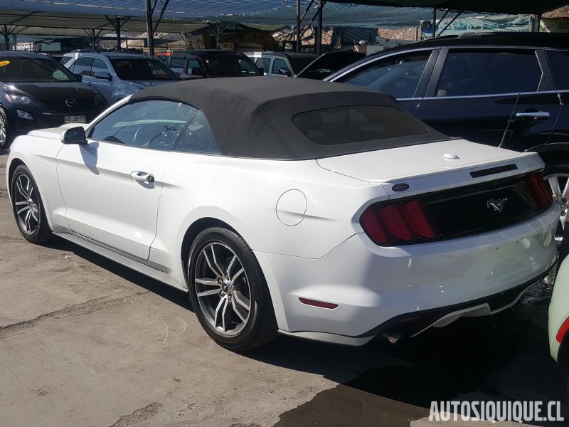 Archivo:Mustang 6 USDM MY2015 - 2017 CONVERTIBLE REAR.jpeg