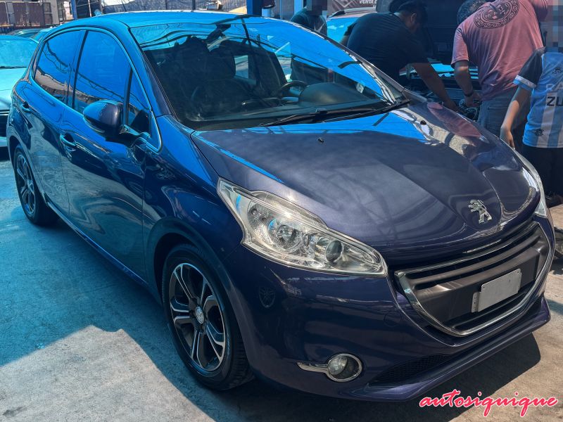 Archivo:Peugeot 208 JDM 11-2012 - 10-2015.jpeg