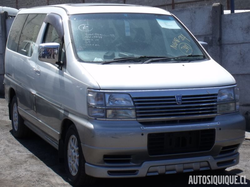 Archivo:Nissan Homy Elgrand.jpeg