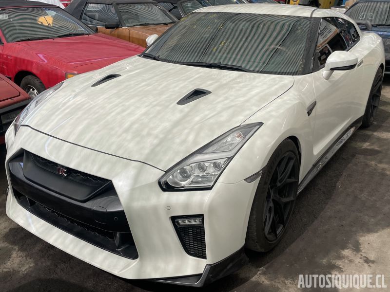 Archivo:GT-R USDM MY2017 - 2021 MY2023.jpeg