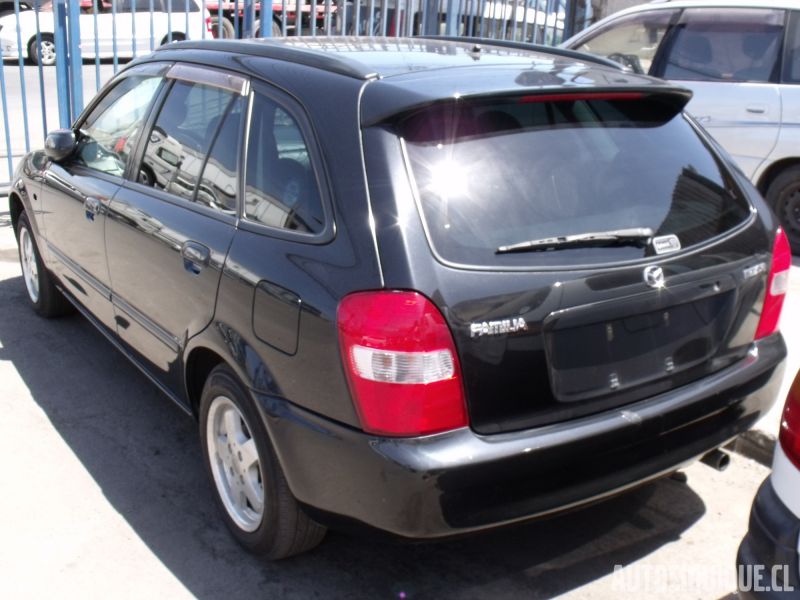 Archivo:Mazda Familia SWAGON REAR.jpeg