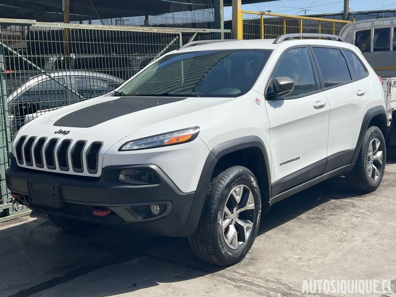 Archivo:Jeep Cherokee KL USDM MY2014 - 2018 TRAILHAWK.jpeg
