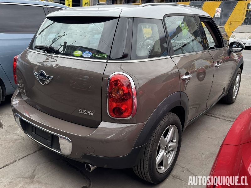 Archivo:Mini Crossover Cooper (01-2011 - 09-2014) REAR.jpeg