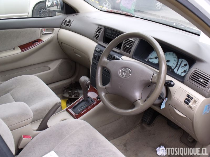 Archivo:Toyota Corolla 9 08-2000 - 04-2004 INTERIOR.jpeg
