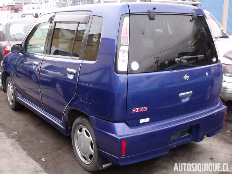 Archivo:Nissan Cube 1 09-2000 - 10-2002 REAR.jpeg