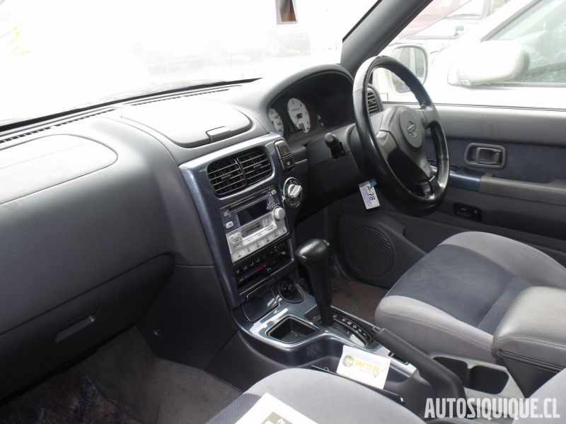 Archivo:Nissan Terrano 2 02-1999 - 08-2002 INTERIOR.jpeg