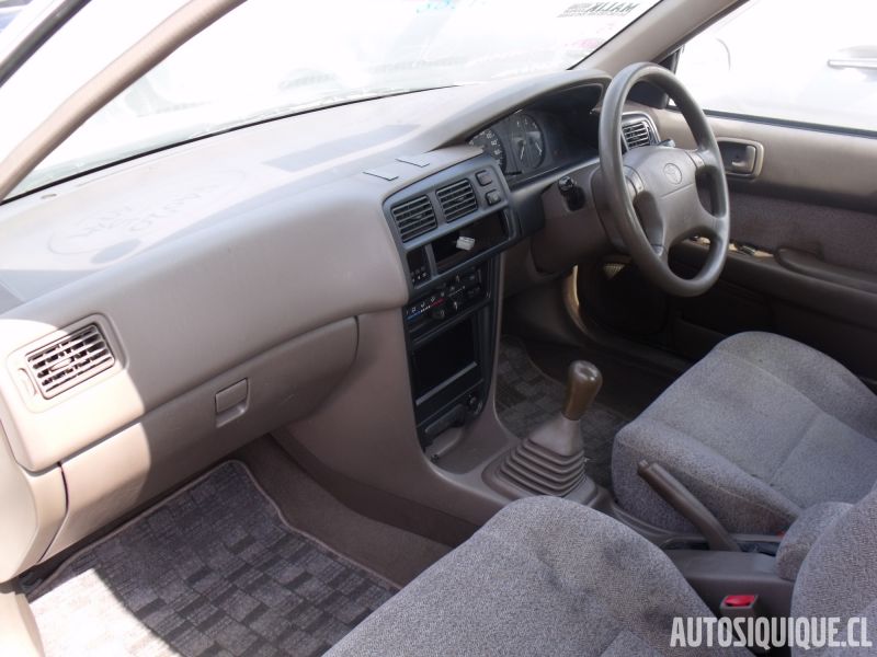 Archivo:Toyota Corolla 8 05-1995 - 04-1997 INTERIOR.jpeg