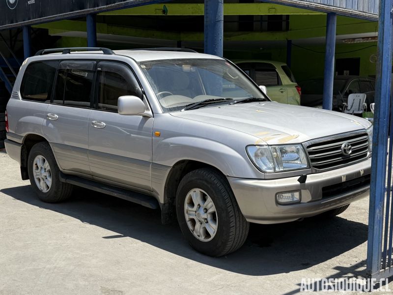 Archivo:Land Cruiser 100 08-2002 - 04-2005.jpeg