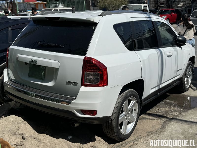 Archivo:Jeep Compass 1 JDM REAR.jpeg