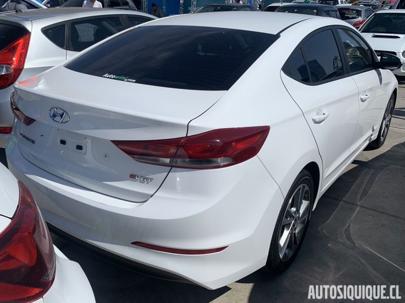 Archivo:Hyundai Avante 5 09-2015 - 09-2018 REAR.jpeg