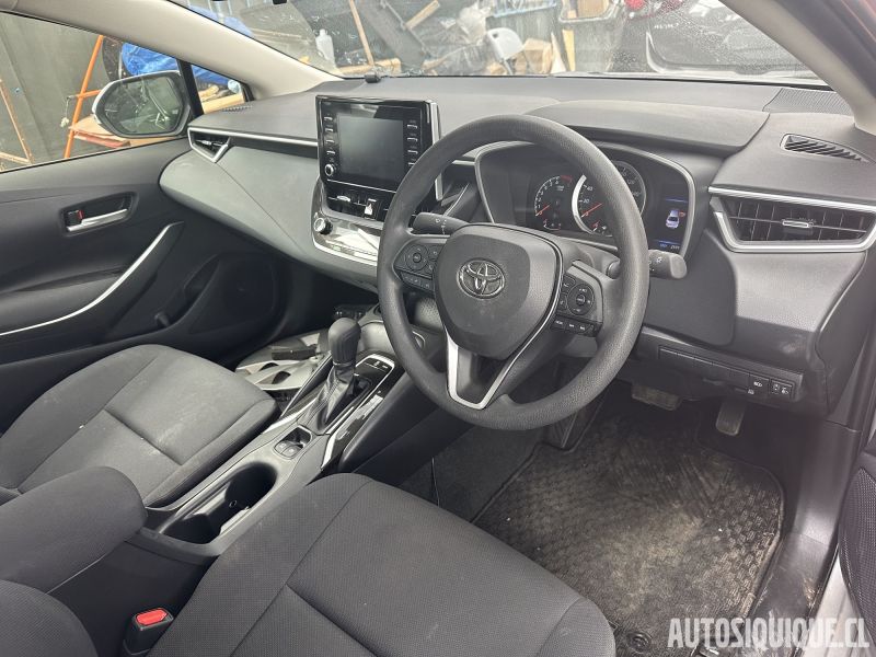 Archivo:Toyota Corolla 12 INTERIOR.jpeg