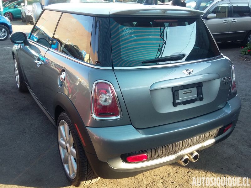 Archivo:Mini HAtch 2 USDM MY2007 - 2010 COOPER S REAR.jpeg