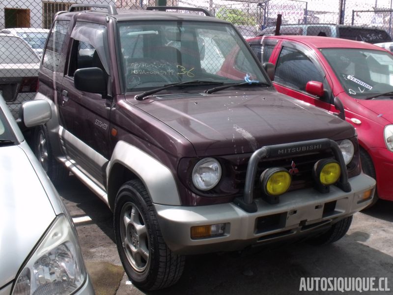 Archivo:Pajero JR front.jpeg