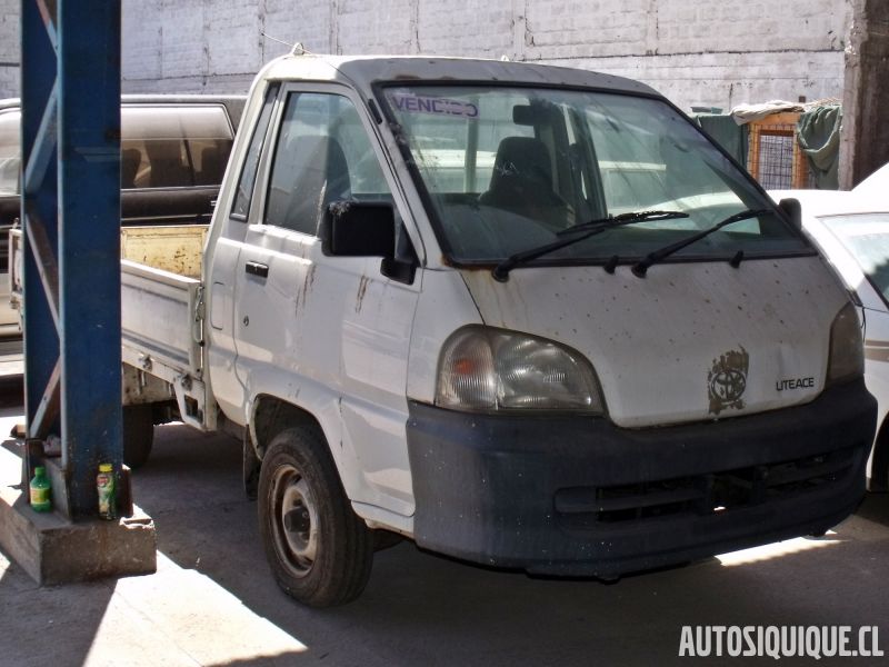 Archivo:Toyota Lite Ace Truck 4.jpeg