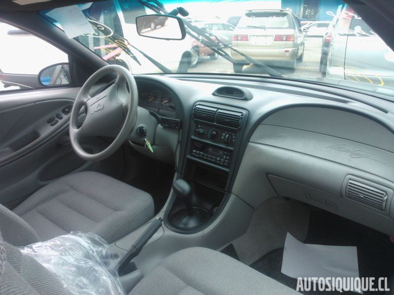 Archivo:Mustang 4 05-1994 - 01-2002 INTERIOR JDM.jpeg