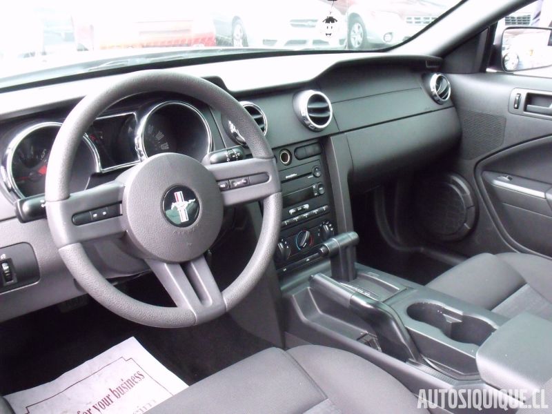 Archivo:Mustang 5 MY2005 - 2009 INTERIOR.jpeg