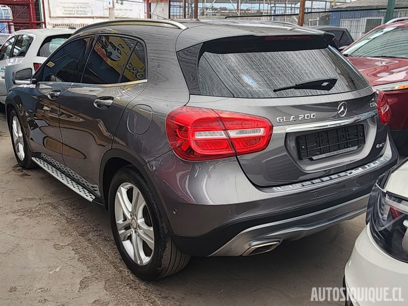 Archivo:Mercedes X156 KDM 08-2014 - 09-2017 REAR.jpeg