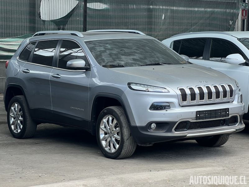Archivo:Jeep Cherokee KL KDM 08-2014 - 04-2018.jpeg