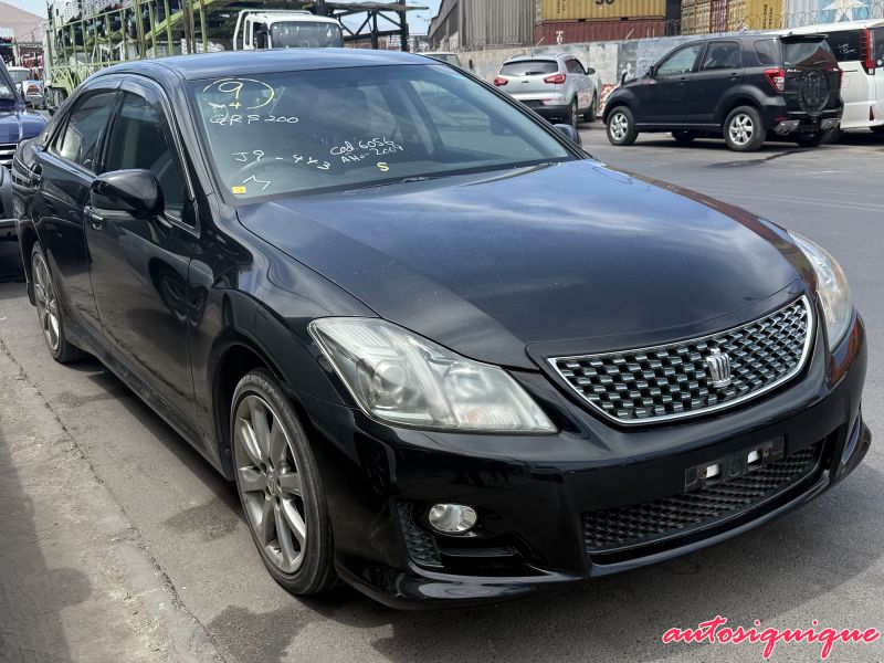 Archivo:Toyota Crown Athlete 02-2008 - 02-2010.jpeg