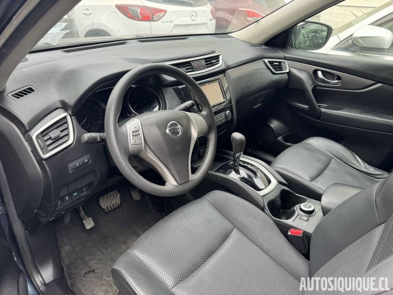 Archivo:Nissan X-Trail 3 12-2013 - 06-2017 INTERIOR LHD CONV.jpeg