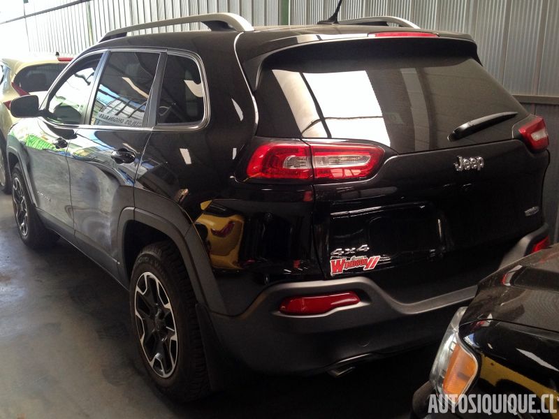 Archivo:Jeep Cherokee KL USDM MY2014 - 2018 REAR.jpeg