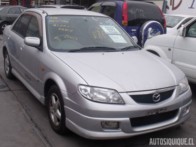 Archivo:Mazda Familia 9 sedan 10-2000 - 10-2003.jpeg