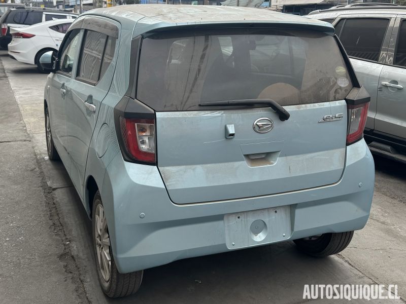 Archivo:Daihatsu Mira ES 2da gen REAR non commercial.jpeg