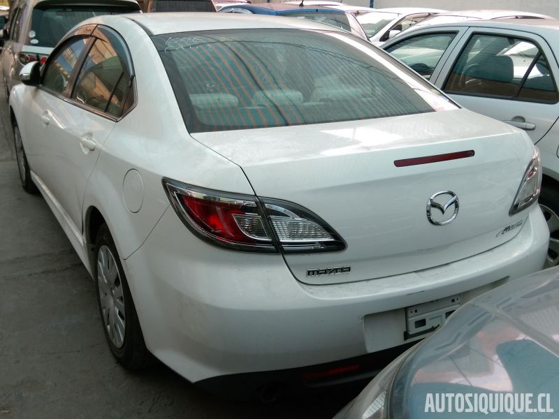 Archivo:Mazda Atenza 2 01-2010 - 11-2012 sedan rear.jpeg
