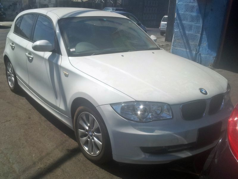 Archivo:BMW E87 05-2007 - 05-2010 JDM.jpeg
