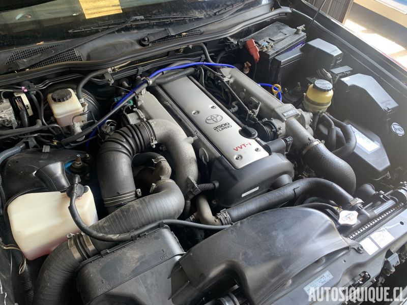 Archivo:Toyota Crown 11 08-2001 - 12-2003 1JZ-GTE.jpeg