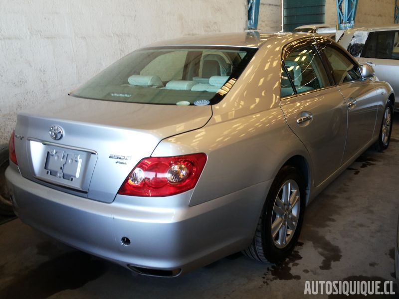Archivo:Toyota Mark X 11-2004 - 10-2006 REAR.jpeg