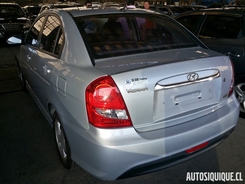 Archivo:Hyundai Verna 2 06-2009 - 10-2010 REAR.jpeg