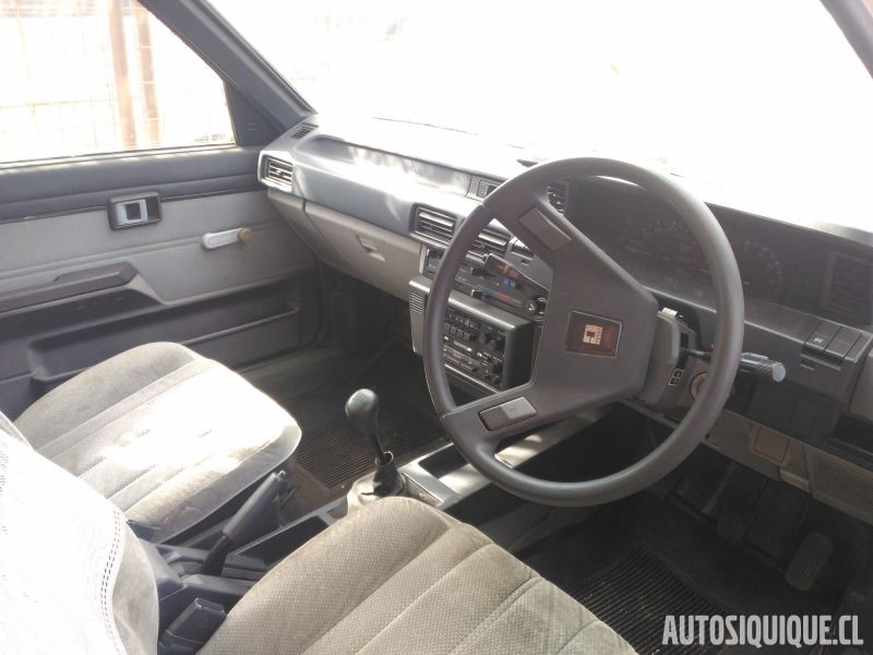 Archivo:Toyota Corolla 5 interior.jpeg