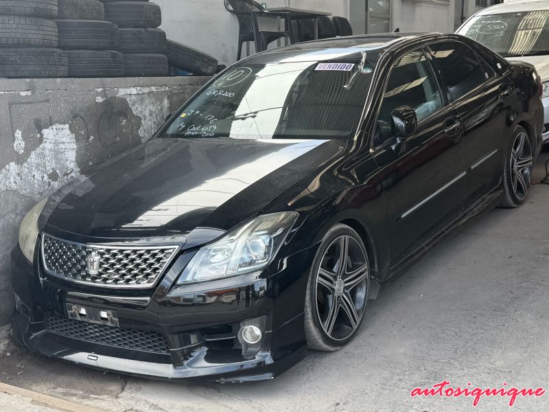 Archivo:TOYOTA Crown Athlete 02-2010 - 12-2012 front.jpeg