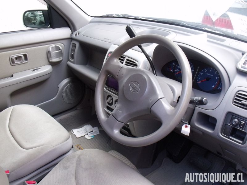 Archivo:Nissan Cube 1 11-1999 - 10-2002.jpeg