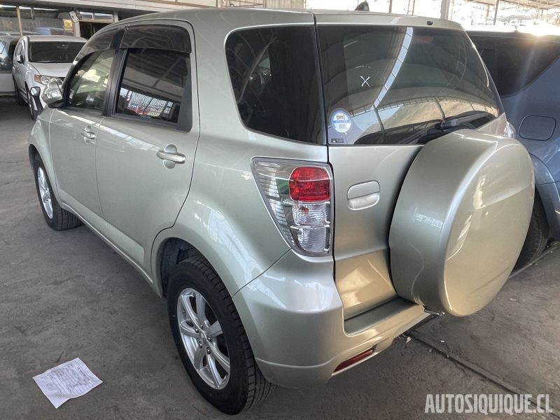 Archivo:Daihatsu BeGo 11-2008 - 03-2016 REAR.jpeg