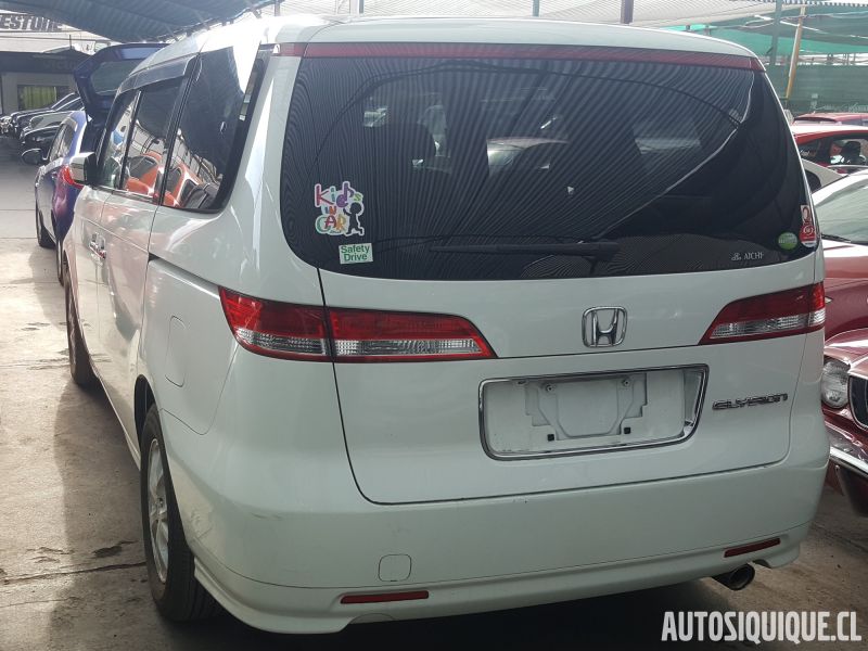 Archivo:Honda Elysion 05-2004 - 12-2006 REAR.jpeg