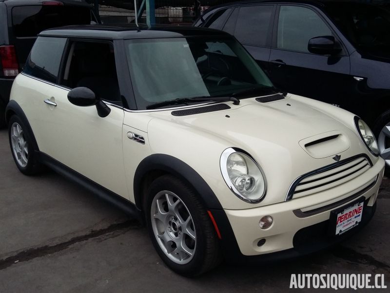 Archivo:Mini Hatch 1 USDM COOPER S MY2005 - 2006.jpeg