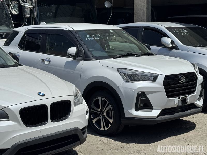 Archivo:Daihatsu Rocky 2 front.jpeg