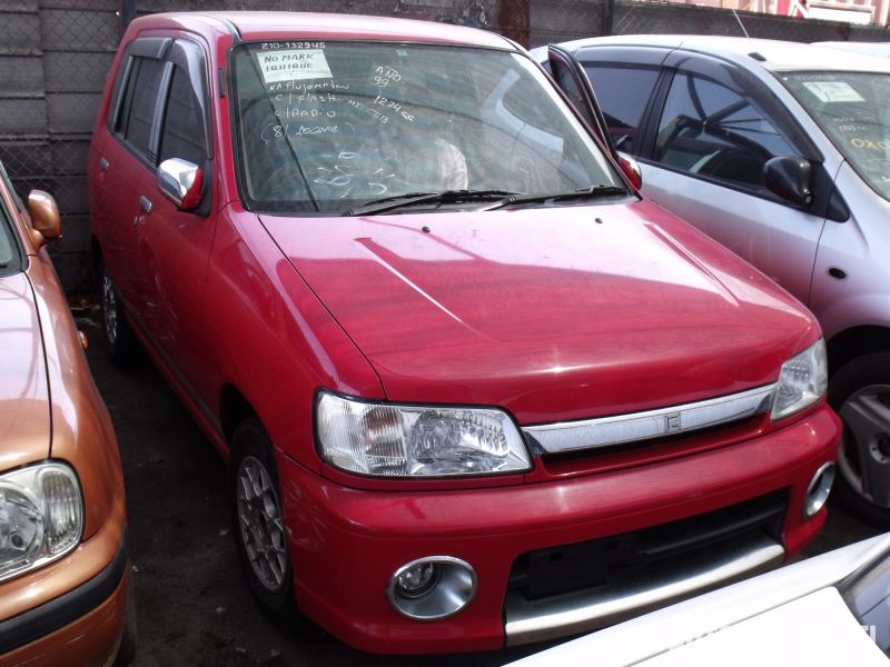 Archivo:Nissan Cube 1 02-1998 - 09-2000.jpeg