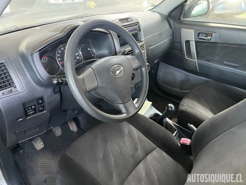 Archivo:Daihatsu BeGo INTERIOR 11-2008 - 03-2016.jpeg
