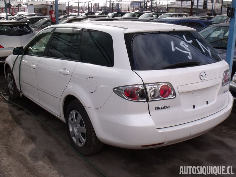 Archivo:Mazda Atenza 06-2002 - 06-2005 WAGON REAR.jpeg
