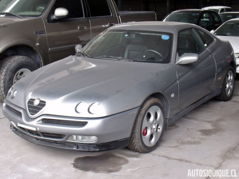 Archivo:Alfa Romeo GTV 01-1996 - 10-1998.jpeg